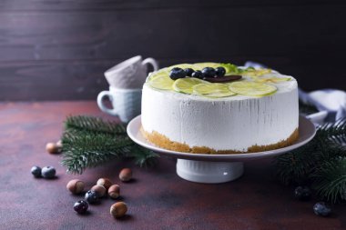 Yeni yıl Beyaz mousse kek