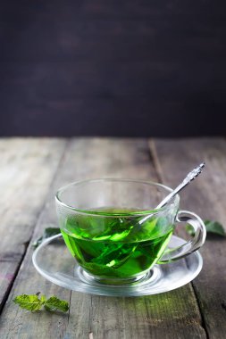 Fas çay nane yaprakları ile