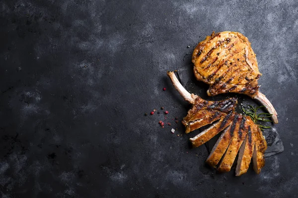 Dilimlenmiş dana biftek ızgara