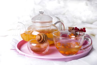 Deniz cehri ve otlar ile çay