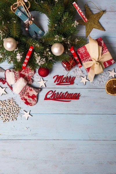 Christmas presentaskar och fir tree — Stockfoto