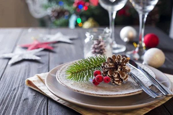 Mesa servida para la cena de Navidad —  Fotos de Stock