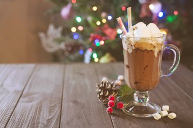 Şekerlemeli sıcak çikolata.