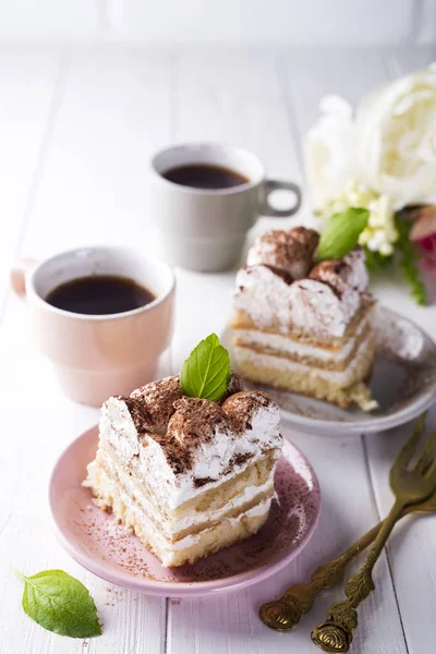 Tiramisu, traditional Italian dessert — Stock Photo, Image