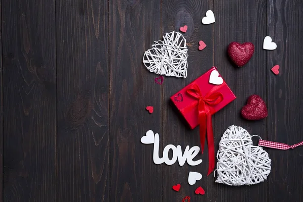 Walentynki tło z listy miłosne i kształty serca. — Zdjęcie stockowe