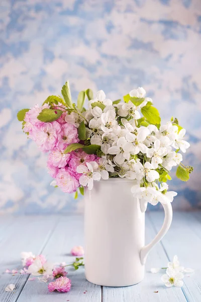 Festlig blomma sammansättning — Stockfoto