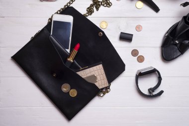 Modern güzel kadın dizi Moda Aksesuar ve kozmetik.