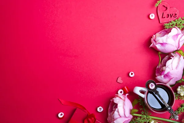 Tvar srdce červené bonbony na lžíce — Stock fotografie
