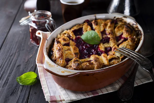 Homemade delicious cherry berry tart — Stock Photo, Image