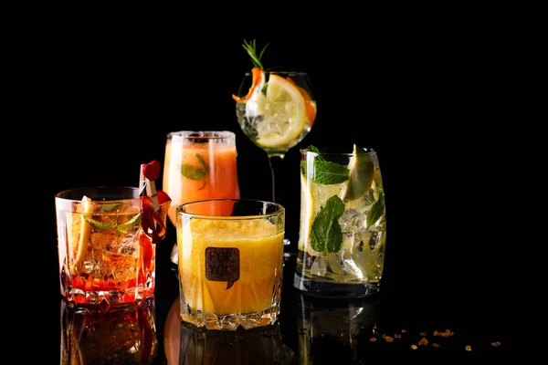Cocktail Whisky Cola Cocktail Mojito Cocktail Orange Cocktail Fraise Dans — Photo