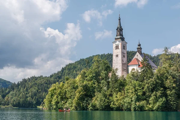 White church on lake Bled, Slovenia — Stock Photo, Image