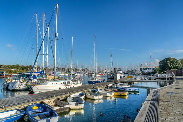 Lymington Quay w Hampshire w Anglii — Zdjęcie stockowe