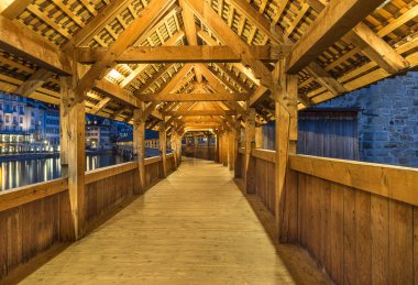 Şapel köprü tüm ahşap köprü Reuss Nehri