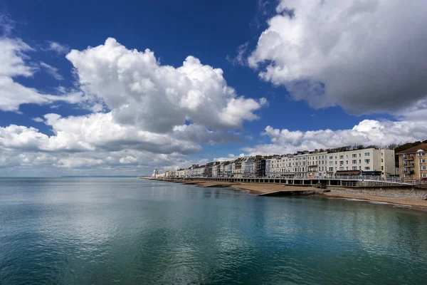 Hastings strand en de Grand Parade — Stockfoto