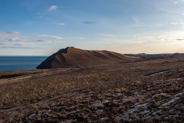 Vista Costa Lago Baikal Pedras Castanhas Sombra Boa Noite Pôr — Fotografia de Stock