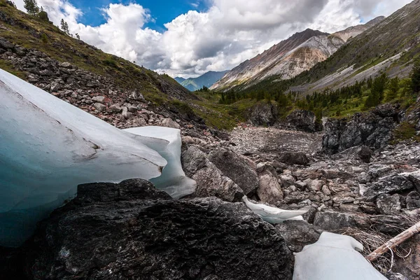 Fondo Rocoso Del Arroyo Los Restos Hielo Las Piedras Cordilleras —  Fotos de Stock