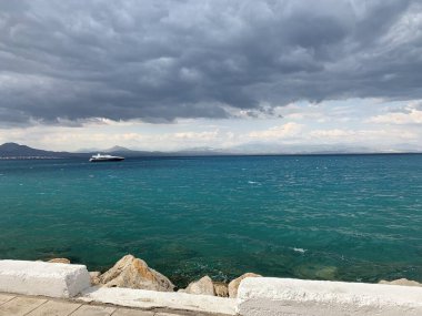 Yunanistan 'da denizin turkuaz rengi