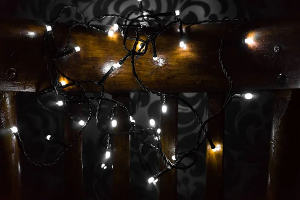 Garland Com Luzes Brancas Sobre Fundo Preto Conceito Férias — Fotografia de Stock