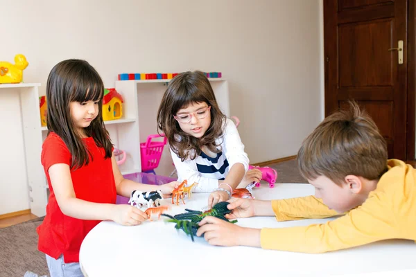 Leuk spel in de kleuterschool — Stockfoto