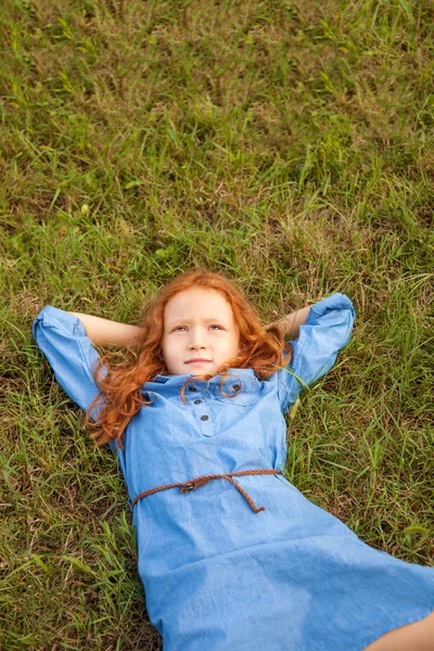 Little girl daydreaming — Stock Photo, Image