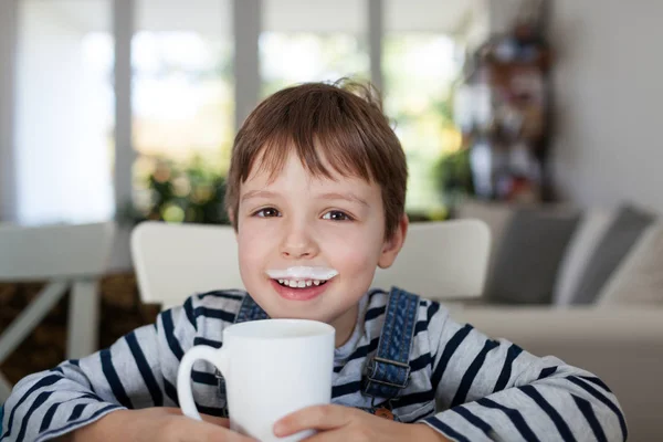 콧수염 아침 재미 — 스톡 사진
