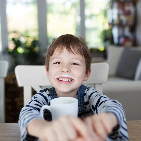 Baffi colazione divertente — Foto Stock