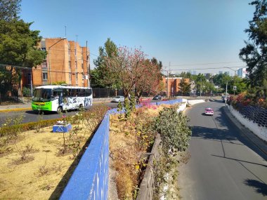 Mexico City 'nin caddeleri, batıda gümüş fabrikalarının olduğu bölgede. Şehir planlaması
