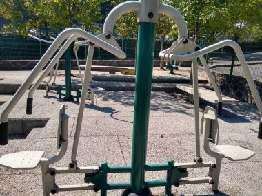 Meksika şehrinde bu alanları açık spor salonu olarak kullanmak da dahil olmak üzere farklı amaçlarla ele geçirildi.