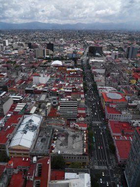 Panoramik manzara ve Mexico City 'nin tepeleri ve hava durumu