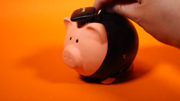 Ersparnisse Mexikanischen Pesos Einem Sparschwein — Stockvideo