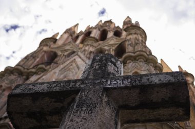 San Miguel Arcngel Kilisesi 'nin dışında San Miguel de Allende, Guanajuato, Meksika