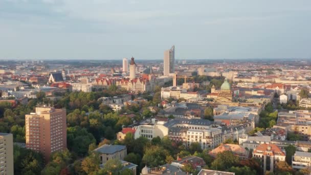 ライプツィヒドイツ。市内中心部の空中風景 — ストック動画
