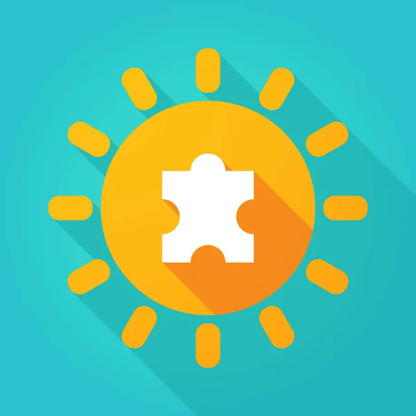 Icono de sol brillante de sombra larga con una pieza de rompecabezas — Vector de stock