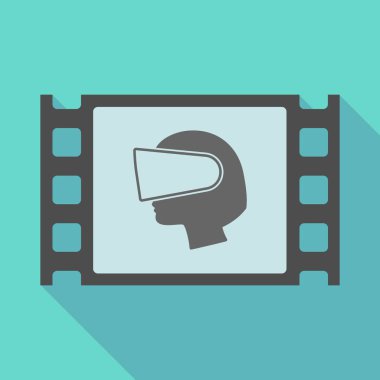 Uzun gölge çerçeve ile bir sanal rea giyen bir kadın baş