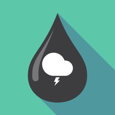 Uzun gölge petrol bırak fırtınalı bir bulut ile