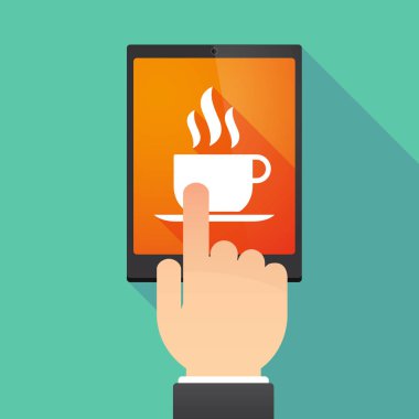 Uzun gölge tablet Pc ile bir fincan kahve