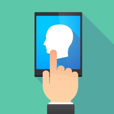 Uzun gölge tablet Pc ile bir erkek kafa