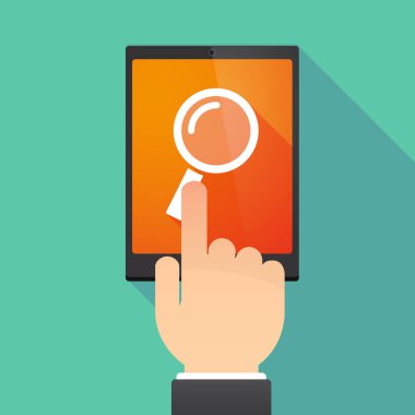 Uzun gölge tablet Pc ile bir büyüteç