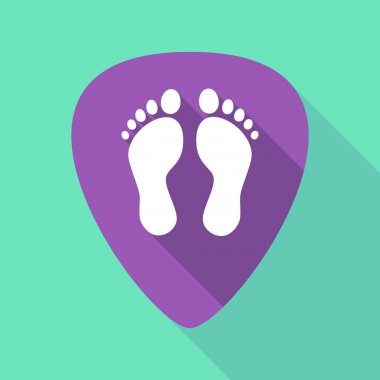 Uzun gölge mızrap ile iki ayak izleri