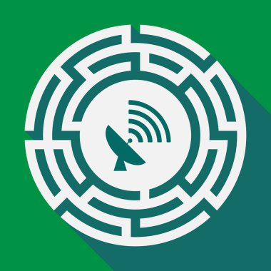 Uzun gölge labirent bir uydu çanağı ile