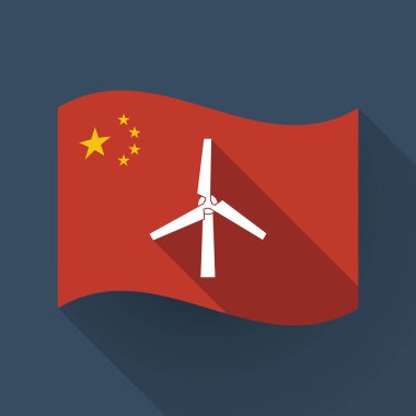 Uzun gölge Çin bayrağı ile bir rüzgar türbini