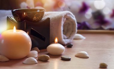 Aroma lamba mum yanan ile. Aromaterapi. Spa Oda