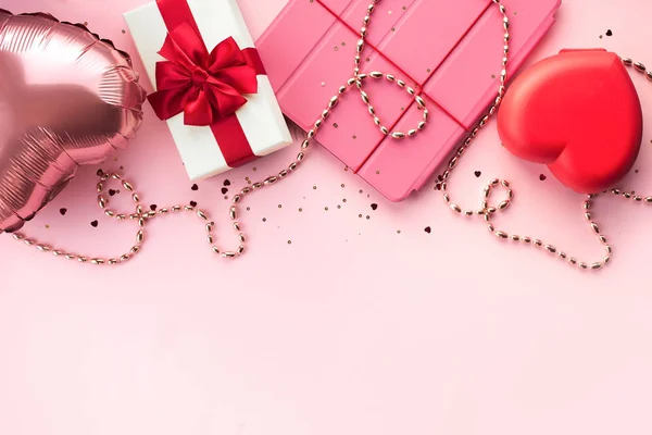 Composición Del Día San Valentín Fondo Con Corazón Tableta Caja —  Fotos de Stock