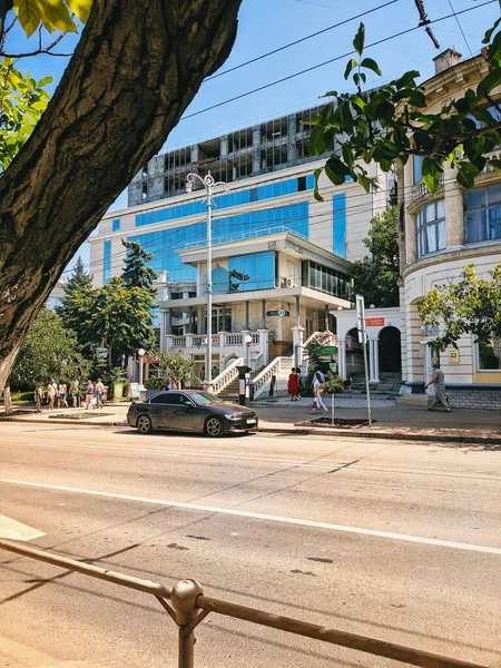 Lenina Caddesi 'ndeki alışveriş merkezinde. Sivastopol.