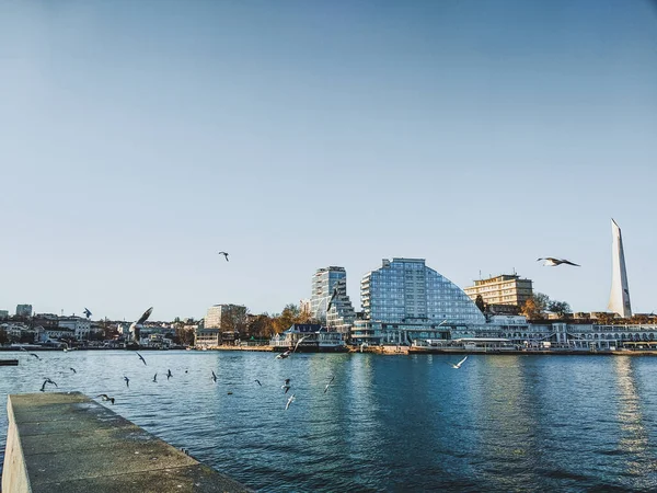 Artilleriyskaya Körfezi 'ndeki otellerde. Sivastopol.