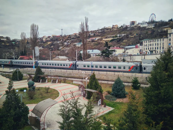 Kare. Tren istasyonunda. Sivastopol.