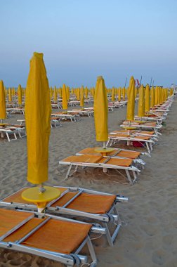 Terk edilmiş, boş bir plaj. Lido di Jesolo İtalya