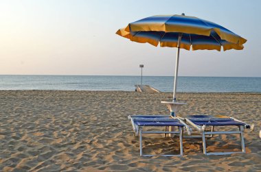 Terk edilmiş, boş bir plaj. Lido di Jesolo İtalya
