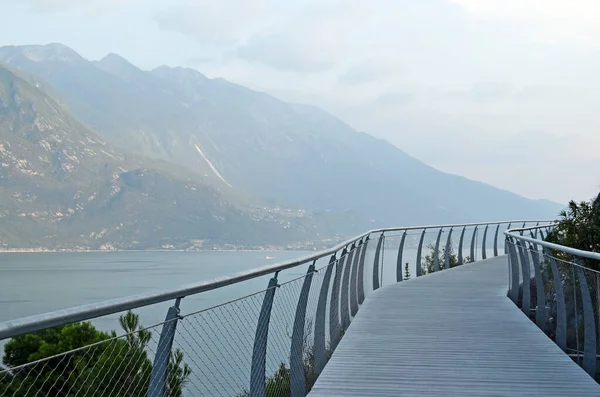 Caminho Bicicleta Com Terraço Sobre Lago Garda Ciclopista Del Garda — Fotografia de Stock