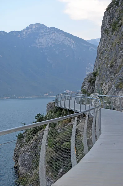 Caminho Bicicleta Com Terraço Sobre Lago Garda Ciclopista Del Garda — Fotografia de Stock